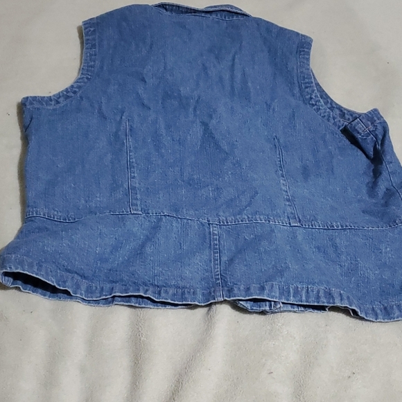 Vest - Picture 2 of 2